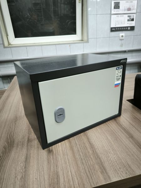 Шкаф бухгалтерский AIKO SL-32Т новый с повреждением (034)